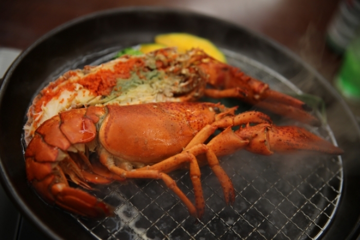 浜焼きｂｂｑ オマール海老 海老 知多半島の伊勢湾 三河湾の朝獲れの魚貝類 鮮魚から干物を直送する魚太郎の通販ページです